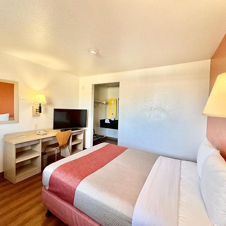 Motel 6-Bellflower, Ca - Los Angeles ภายนอก รูปภาพ
