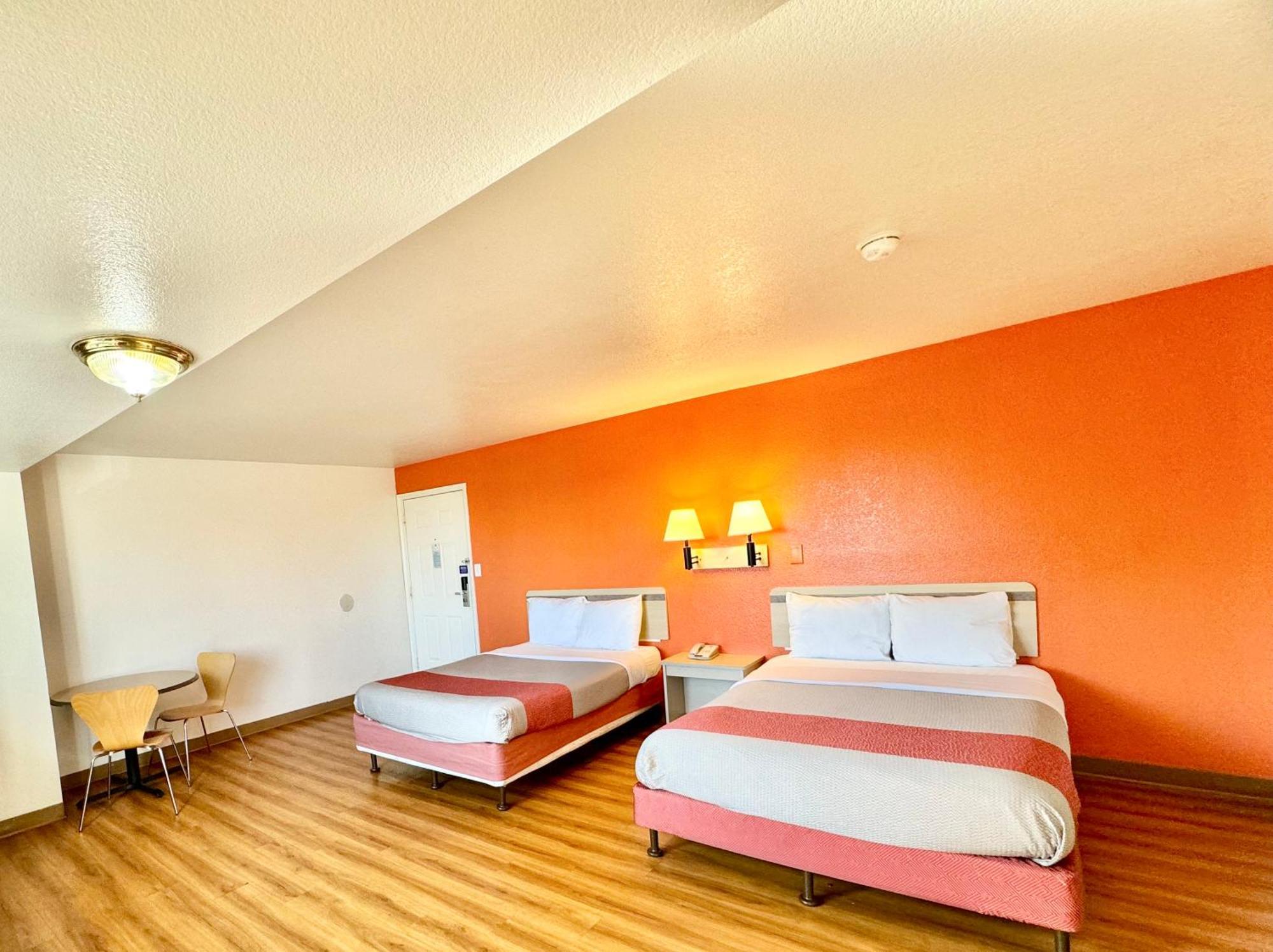 Motel 6-Bellflower, Ca - Los Angeles ภายนอก รูปภาพ