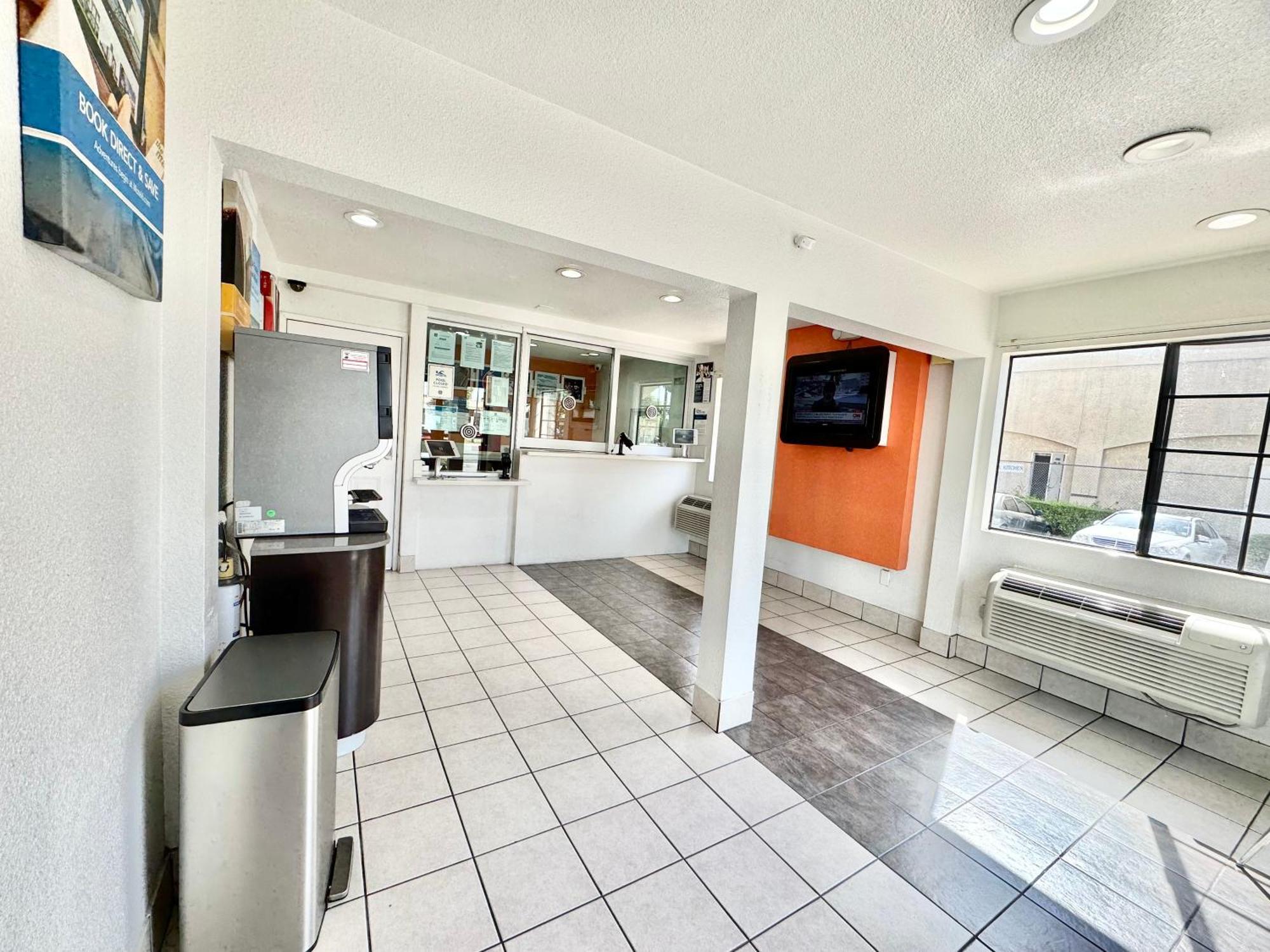 Motel 6-Bellflower, Ca - Los Angeles ภายนอก รูปภาพ
