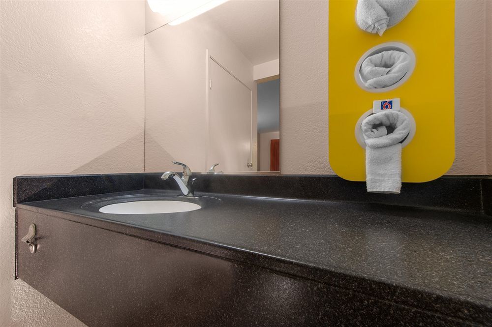 Motel 6-Bellflower, Ca - Los Angeles ภายนอก รูปภาพ