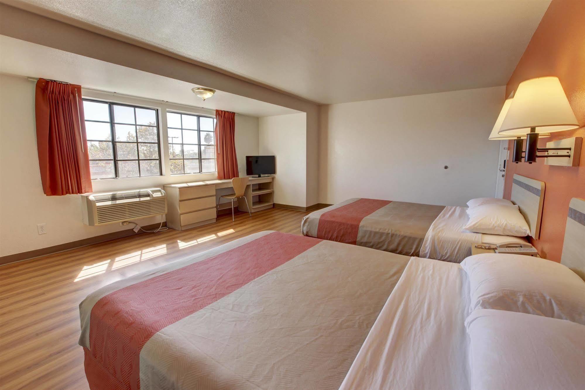 Motel 6-Bellflower, Ca - Los Angeles ภายนอก รูปภาพ